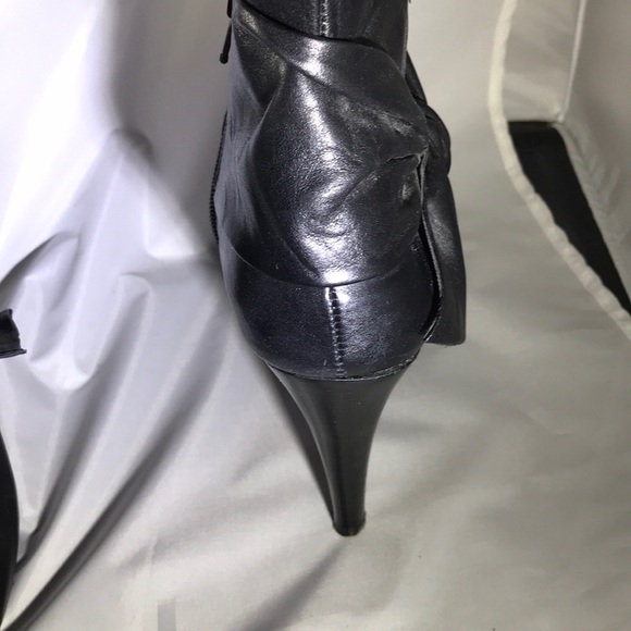Gianni Bini Black Leather Ankle Boots Size 7.5M - Picture 6 of 8